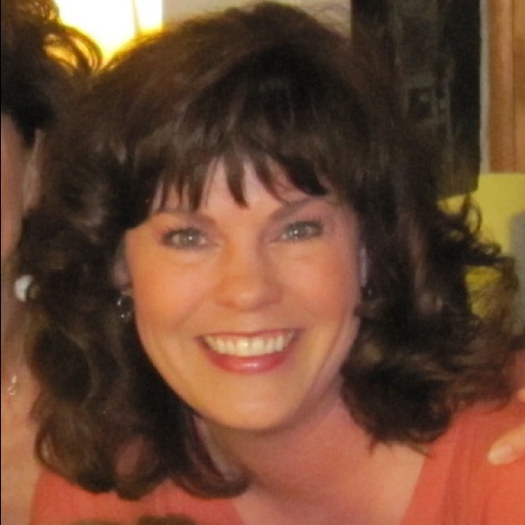 Meet your Posher, Lisa - Picture 1 of 1